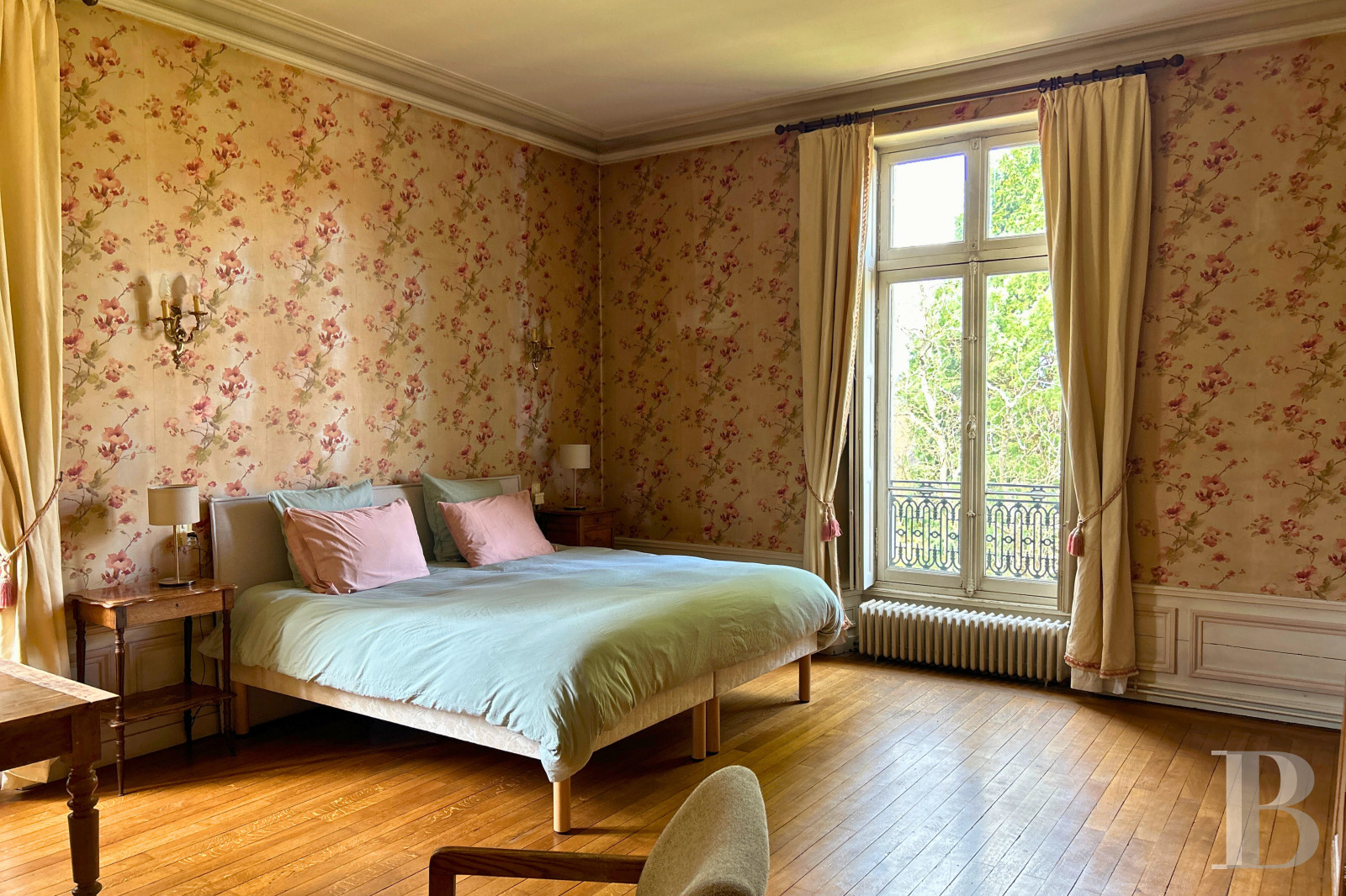 En Saône-et-Loire, au cœur de la ville d’Autun, une demeure d’inspiration palladienne dans un parc de près d’un hectare - photo  n°10